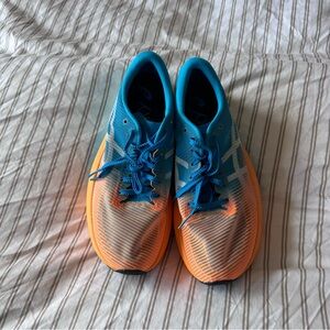NWOT ASICS metaspeed sky, size 7